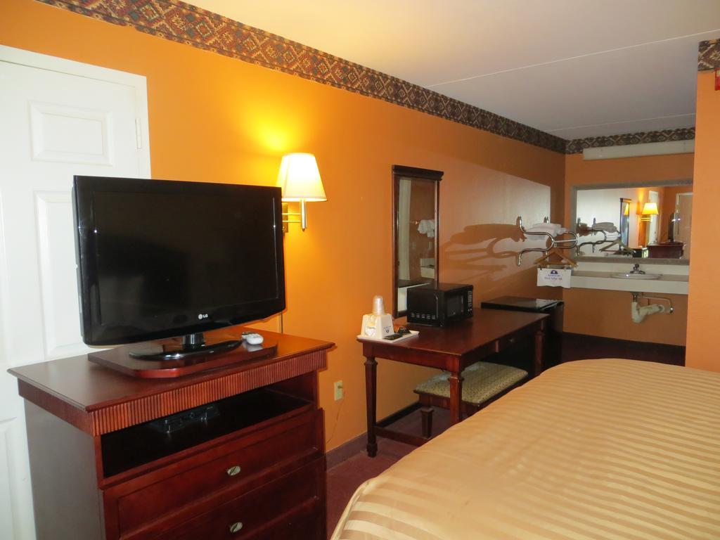 Americas Best Value Inn 欧扎克 外观 照片
